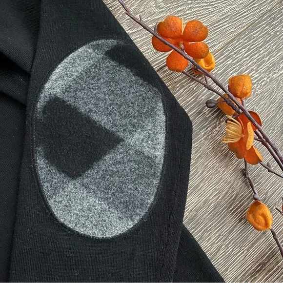 Burberry Check Detail Merino Wool Crew Neck Sweater - Picture 4 of 8